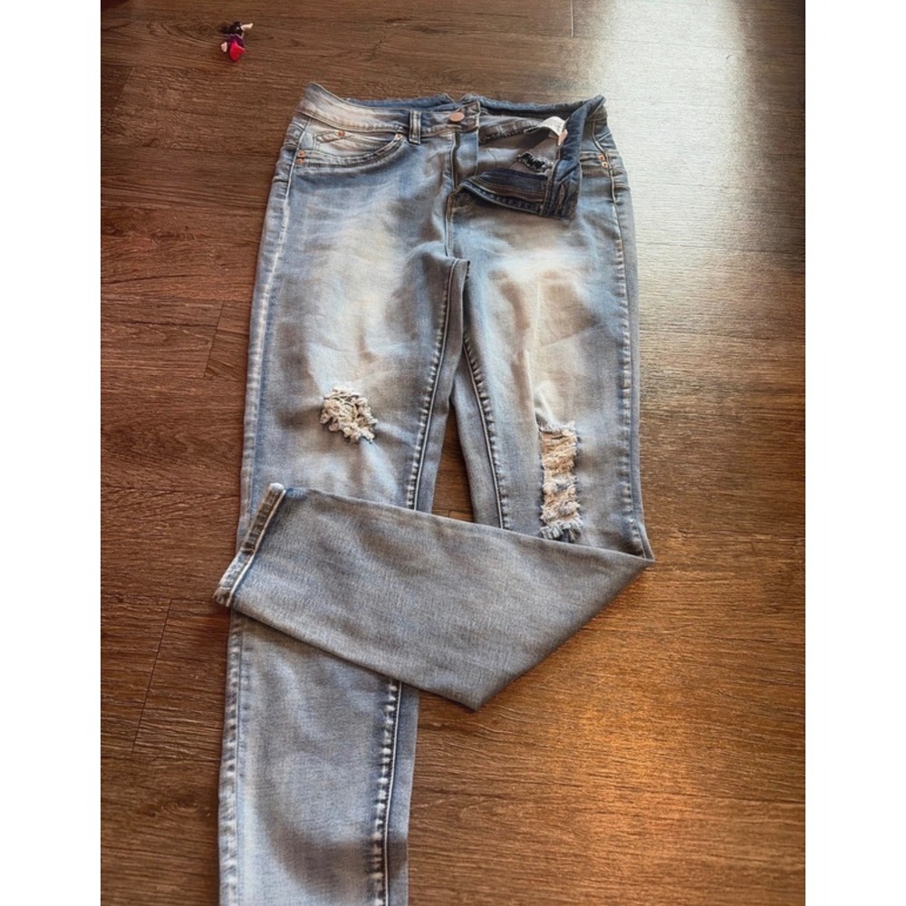 YMI (Y2K inspired) Jeans. 13/31